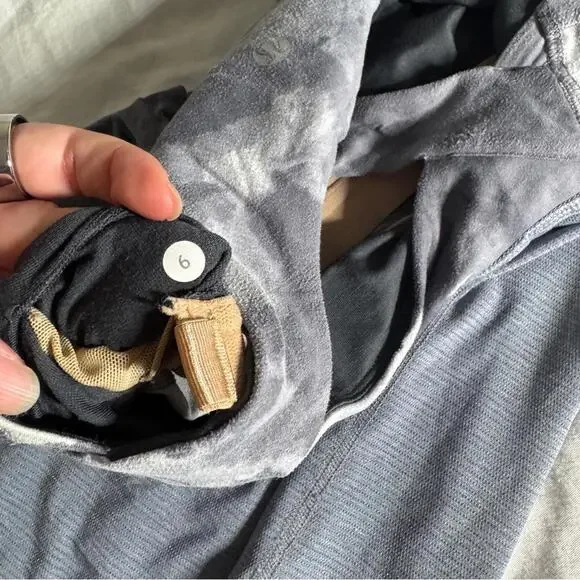 🤍 1 Lululemon Run: Your Heart Out Tank - Heathered Blurred Grey - Picture 9 of 9